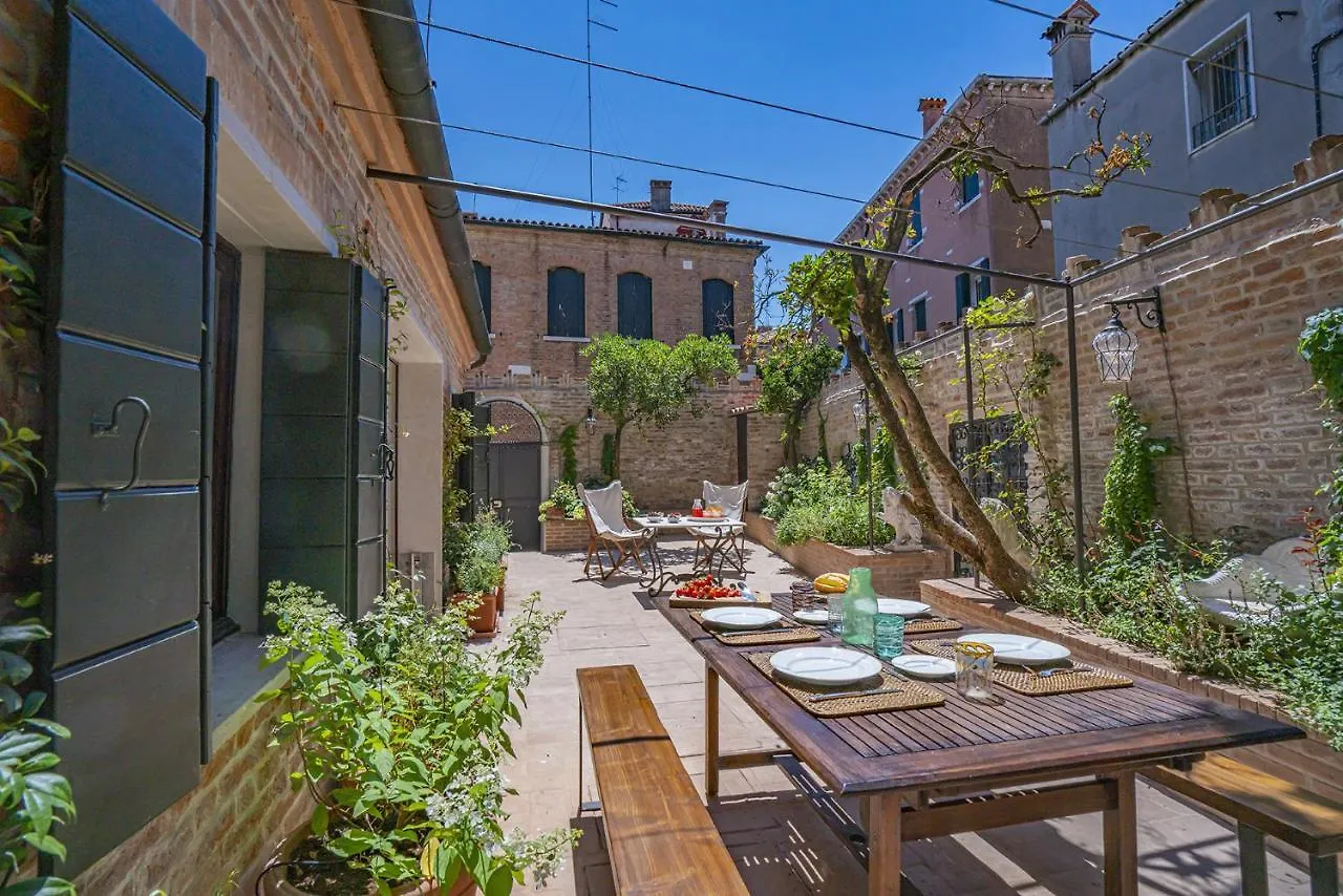 Ca' Minore Secret Garden Venedig 0*,  Italien